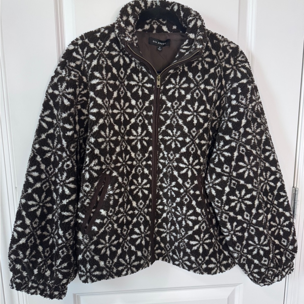NWT-Blu Pepper Black and White Geometric Teddy Jacket-Small